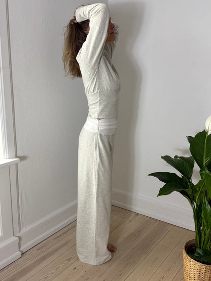 KLARA BLUSE - GRÅ