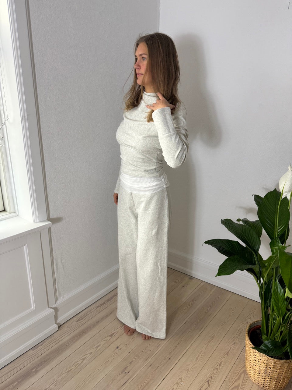 KLARA BLUSE - GRÅ