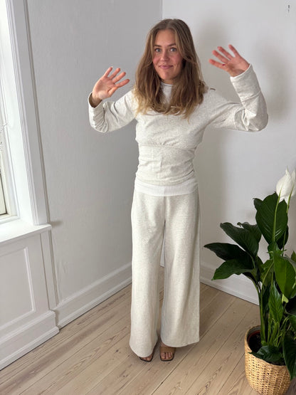 KLARA BLUSE - GRÅ