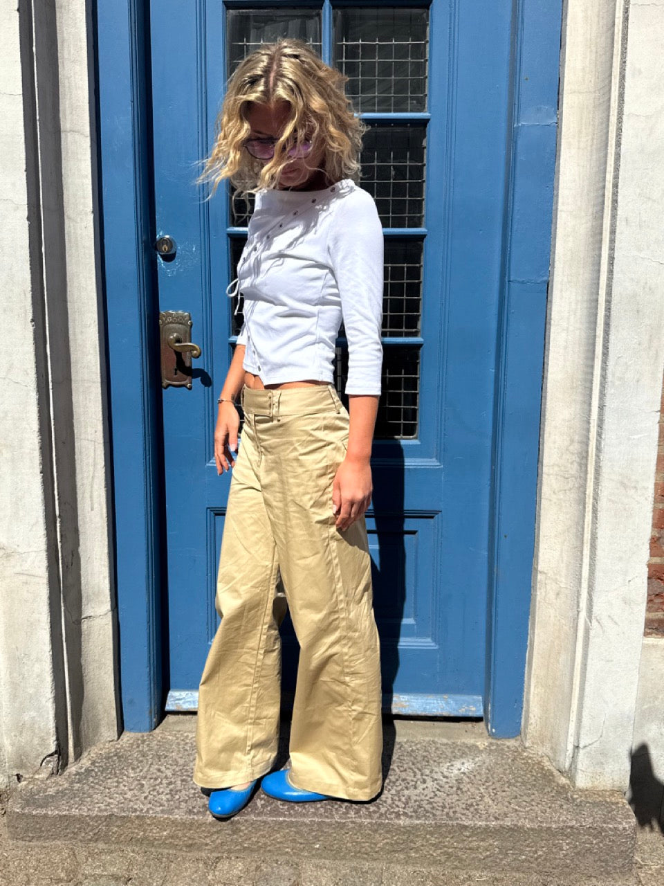 ESTHER BUKSER MED KNAPPER - BEIGE