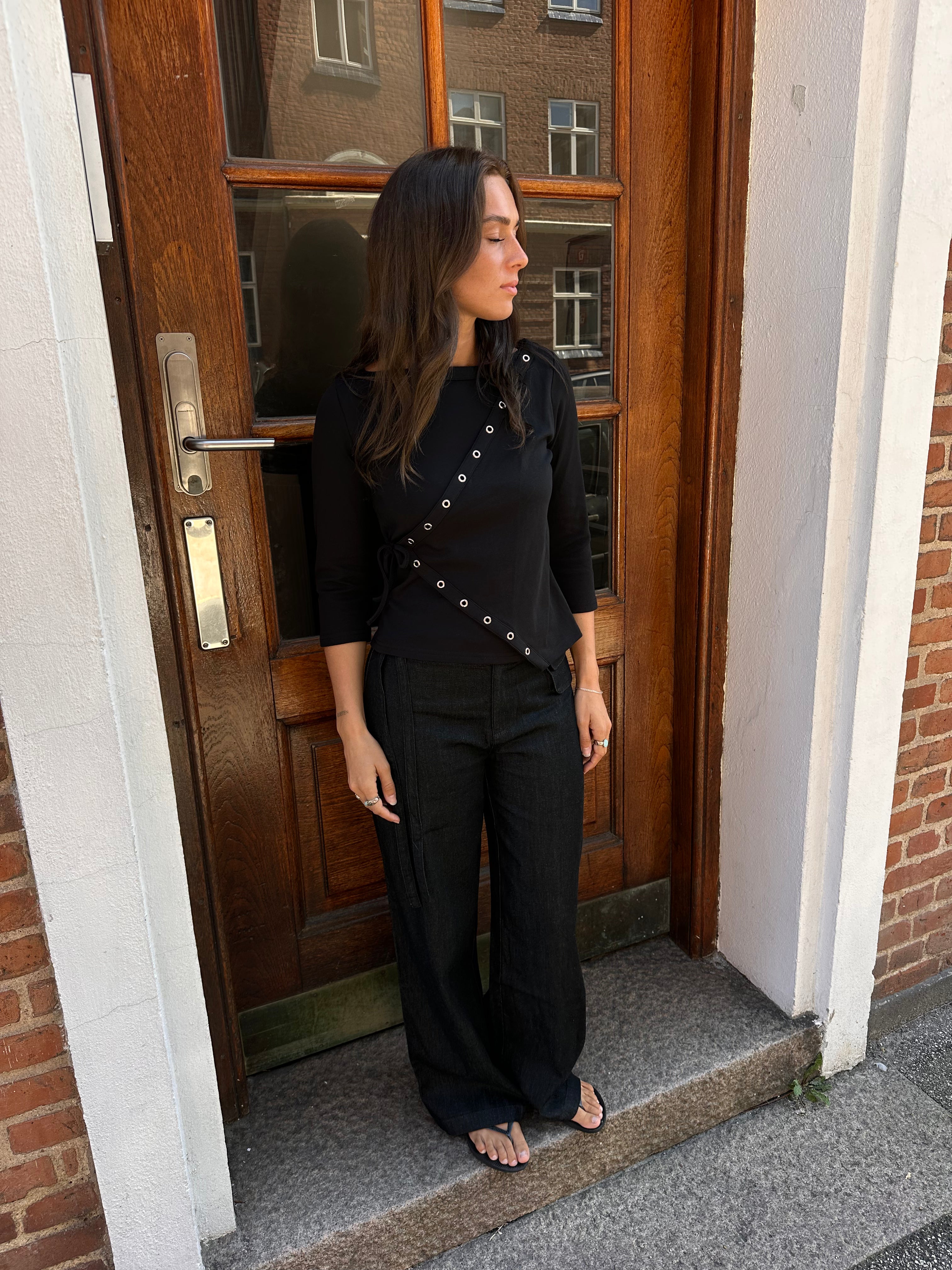 KAJSA WRAP BLUSE - SORT