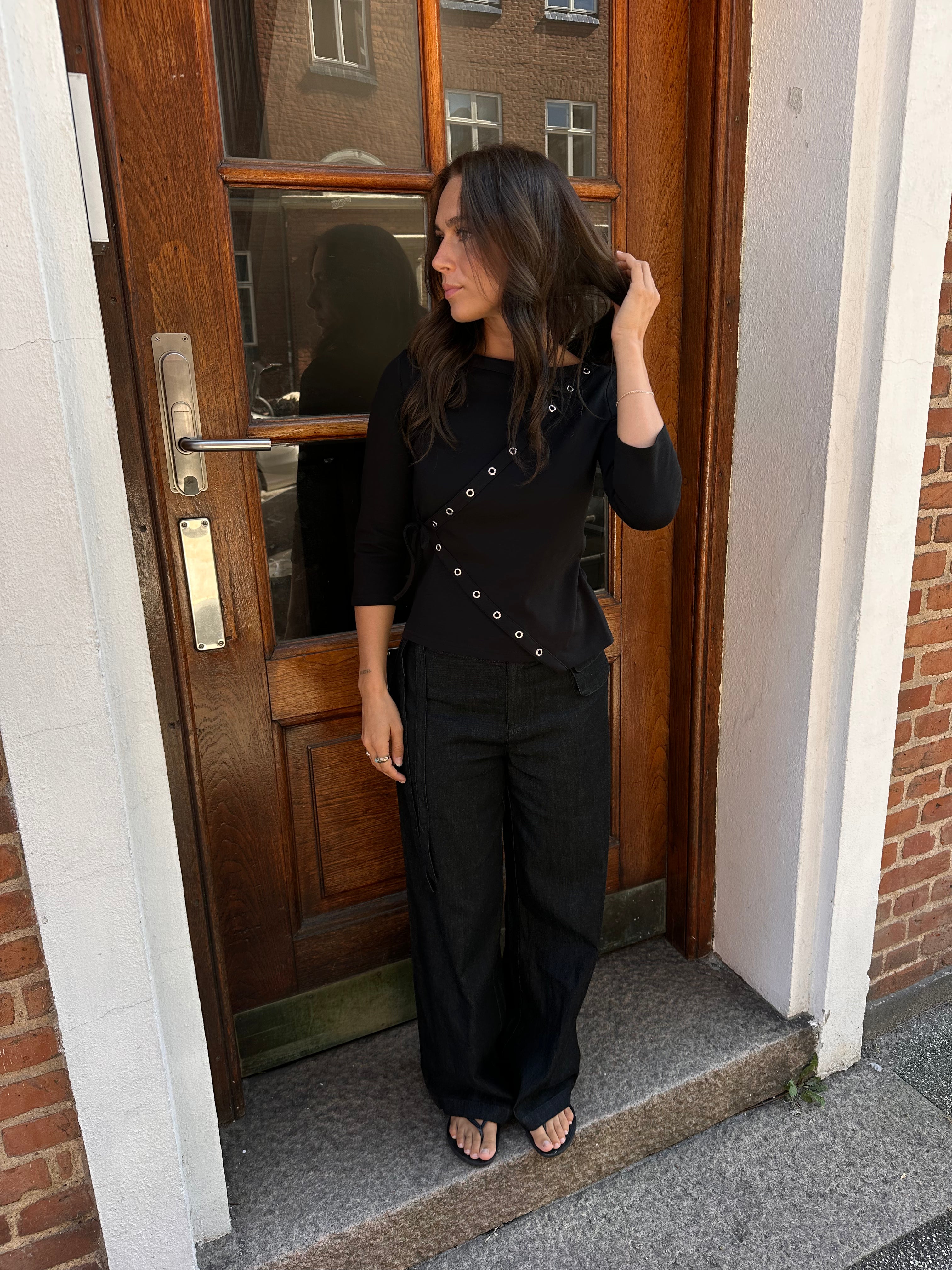 KAJSA WRAP BLUSE - SORT
