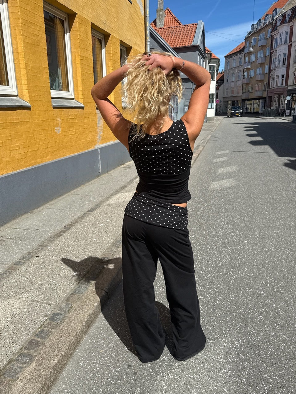 PALOMA TOP MED PRIKKER - SORT