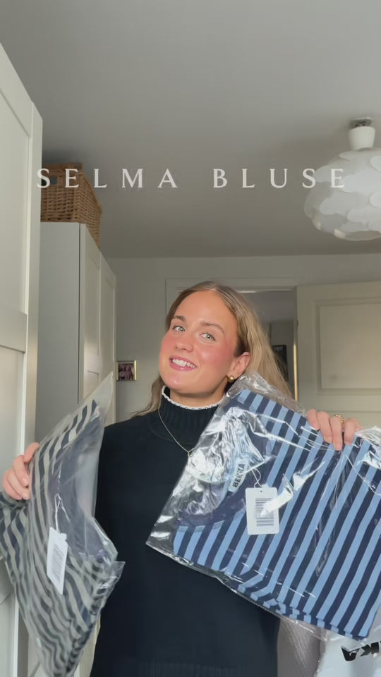 SELMA BLUSE STRIBET - MØRKEBLÅ/LYSEBLÅ