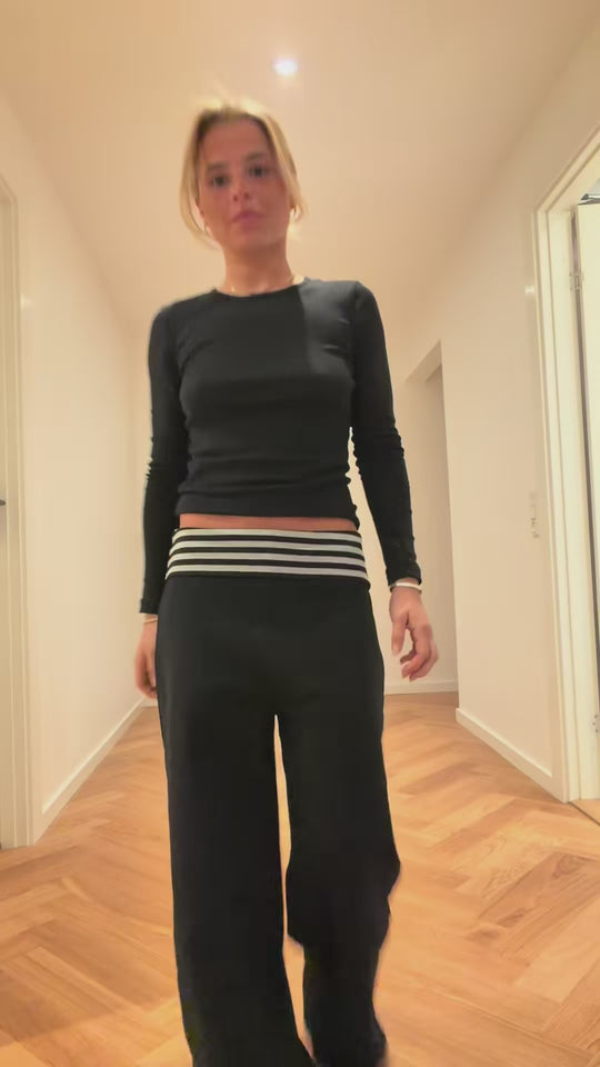 KLARA BUKSER MED STRIBET BÆLTE - SORT